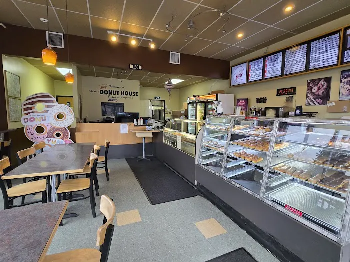 Tyler's Donut House Picture 1