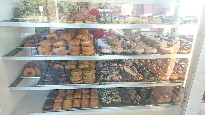 Henry's Donuts Picture 9