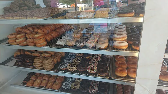 Henry's Donuts Picture 10
