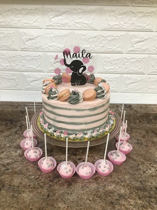 Mom and Pops Cakery Picture 4