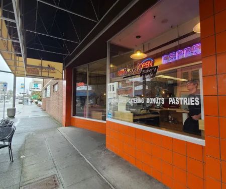 Karl's Bakery & Cafe