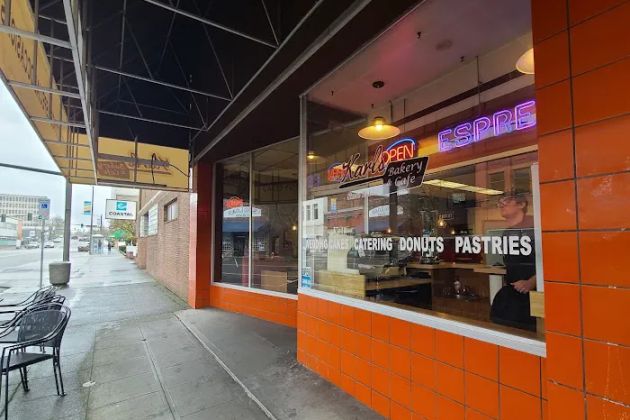 Karl's Bakery & Cafe