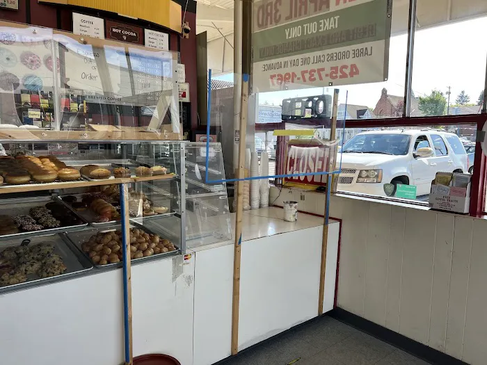 Henry’s Donuts Picture 5