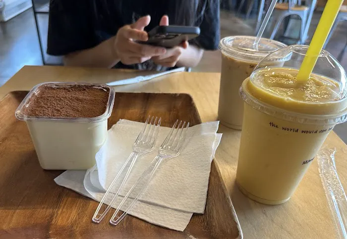 JW Cafe & Bakery Picture 5