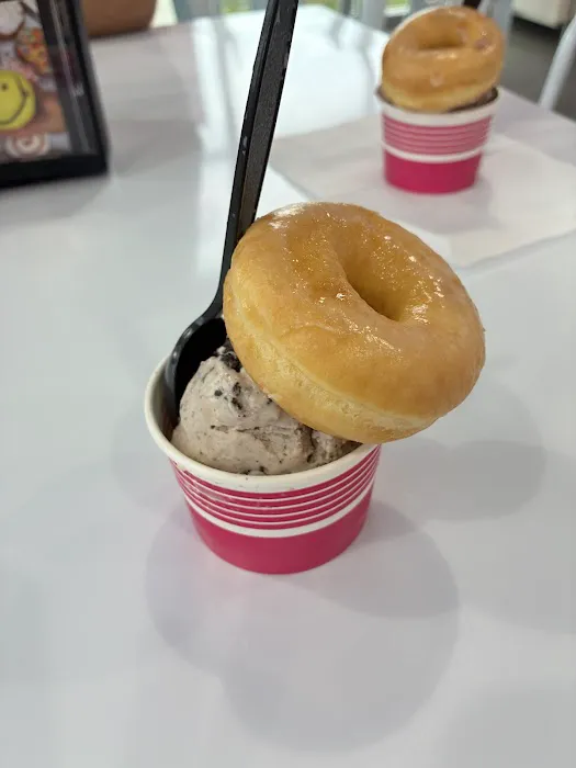 Yonutz Donuts and Ice Cream - Louisville KY Picture 8