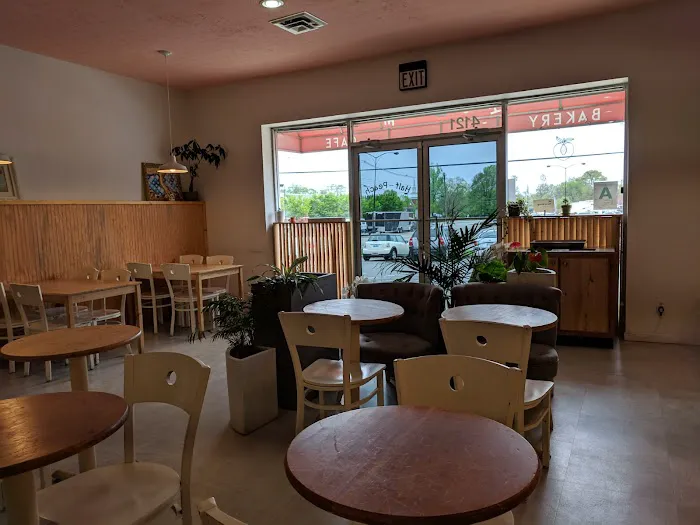 Half-Peach Bakery & Cafe Picture 5