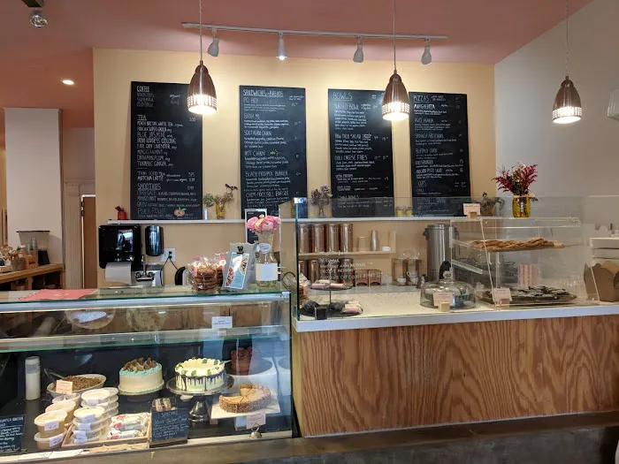 Half-Peach Bakery & Cafe Picture 3