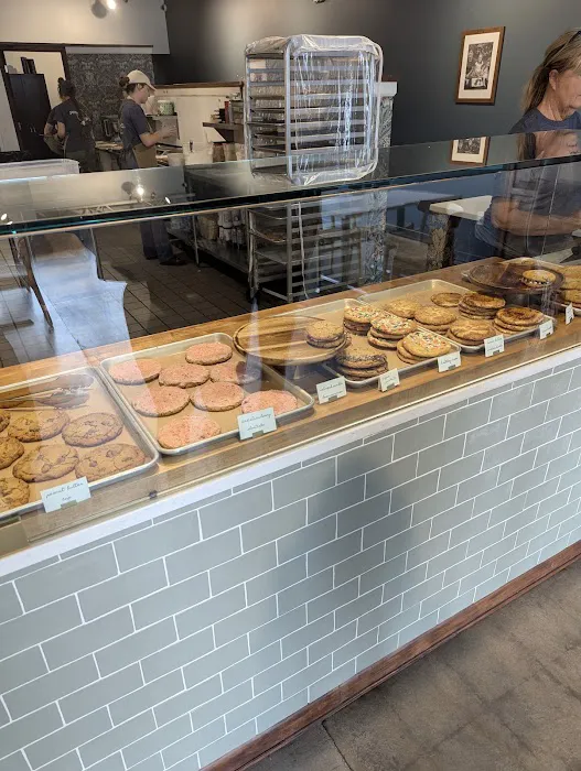 Penny and Pearl's Bakeshop Picture 3