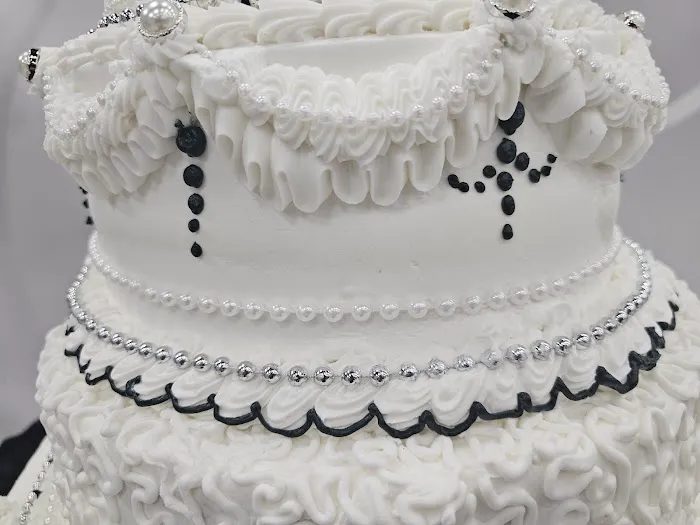 Heitzman Bakery - Custom Cakes Picture 7