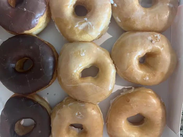 Sugar & Spice Donut Shop Picture 2
