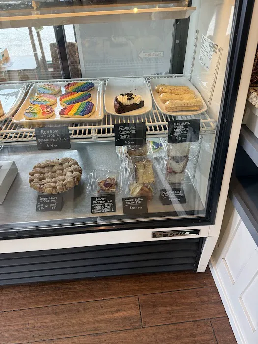 Wiltshire Pantry Bakery and Café - Highlands Picture 9