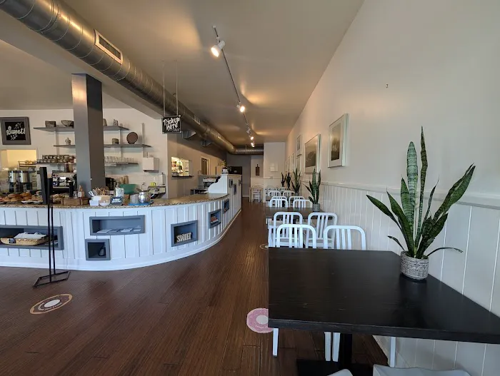 Wiltshire Pantry Bakery and Café - Highlands Picture 5