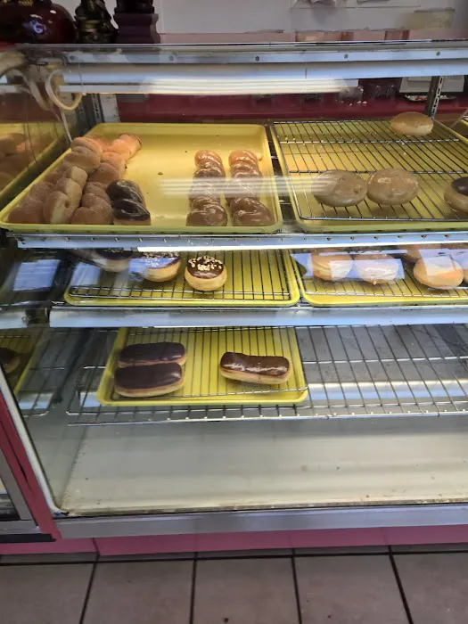 Golden Gate Donuts Picture 9