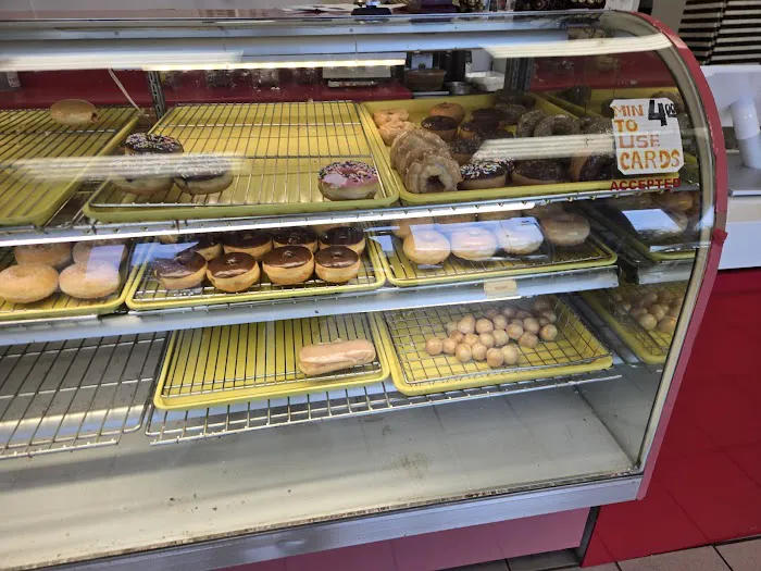Golden Gate Donuts Picture 10