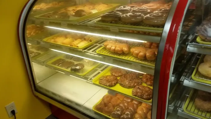 Golden Gate Donuts Picture 6