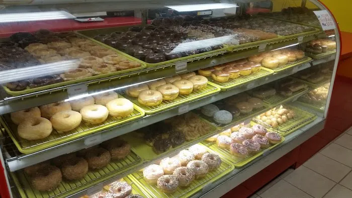 Golden Gate Donuts Picture 7