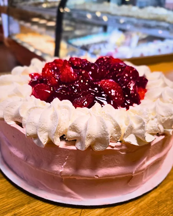 Homemade Ice Cream & Pie Kitchen Picture 6