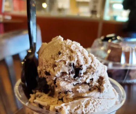 Homemade Ice Cream & Pie Kitchen