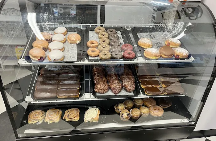 Pardy's Donuts & More Picture 2