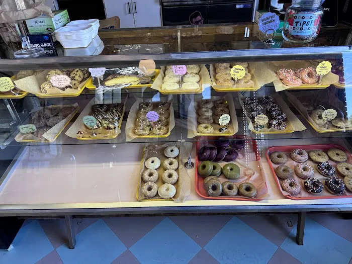 Rainbow Bakery Picture 8