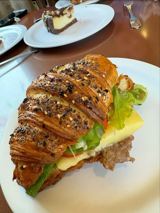 Niko's Bakery & Cafe Picture 2