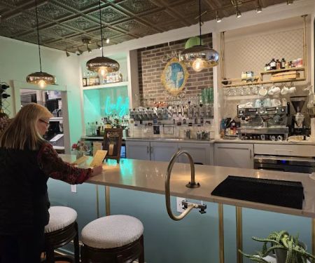 Cameo Cakery And Cafe
