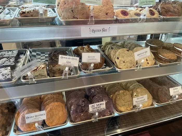 Minglewood Bake Shop Picture 5