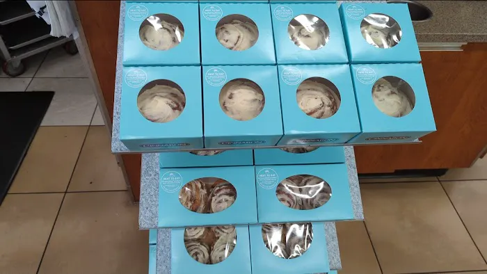 Cinnabon Picture 5