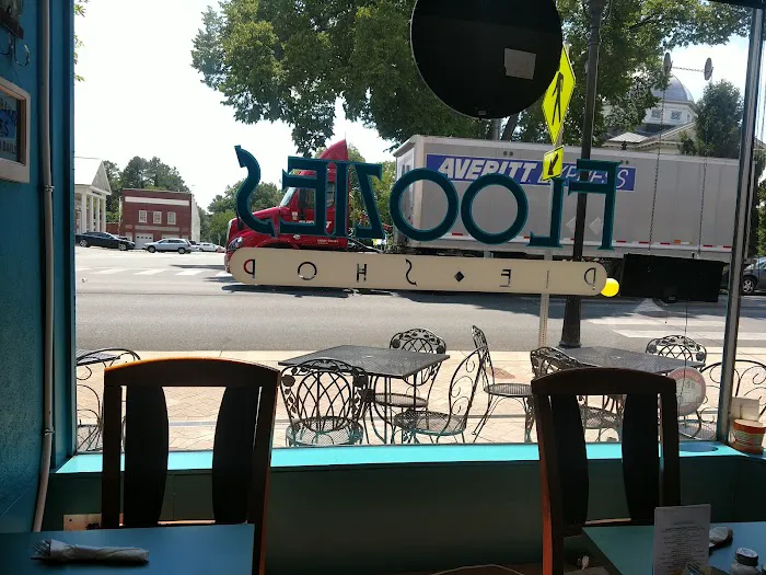 Floozies Pie Shop Picture 7