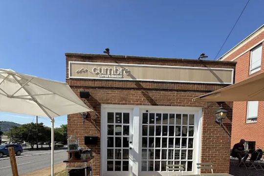 Cumbre Bakery