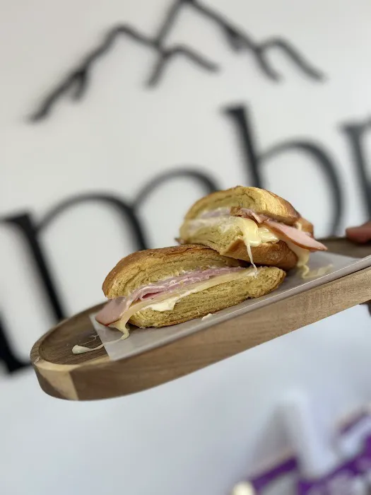 Cumbre Bakery Picture 9