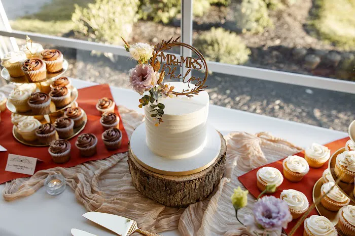 Confections of a Cake Picture 8