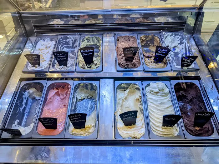Bella Gelato & Pastries Picture 8