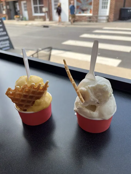Bella Gelato & Pastries Picture 2