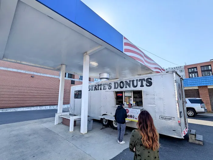 Strite's Donuts Picture 2