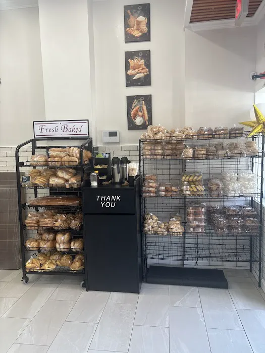 El Tipico Bakery Picture 2