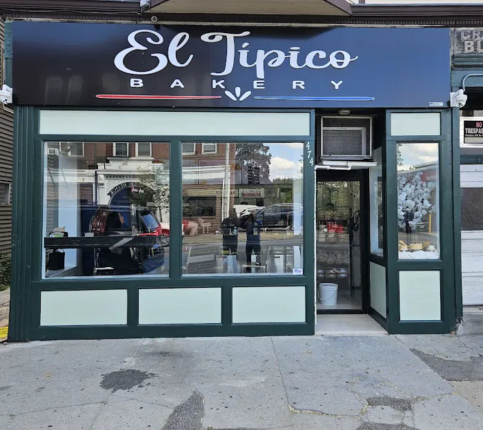El Tipico Bakery Picture 5