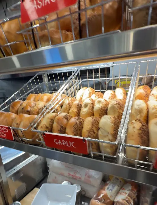 Broad Nosh Bagels Deli & Catering 49th Street Picture 2