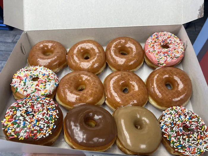 Original Rainbow Donuts Cafe Picture 7