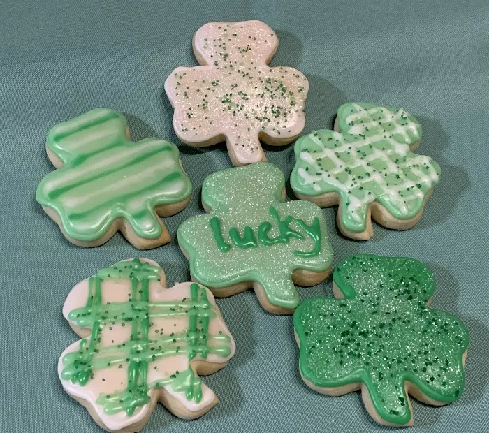 Robin Bakes, LLC Picture 2