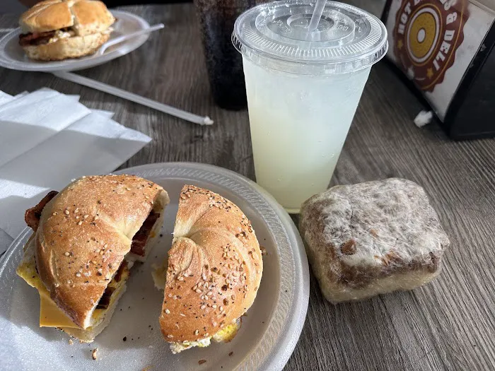 Hot Bagels&Deli Picture 4