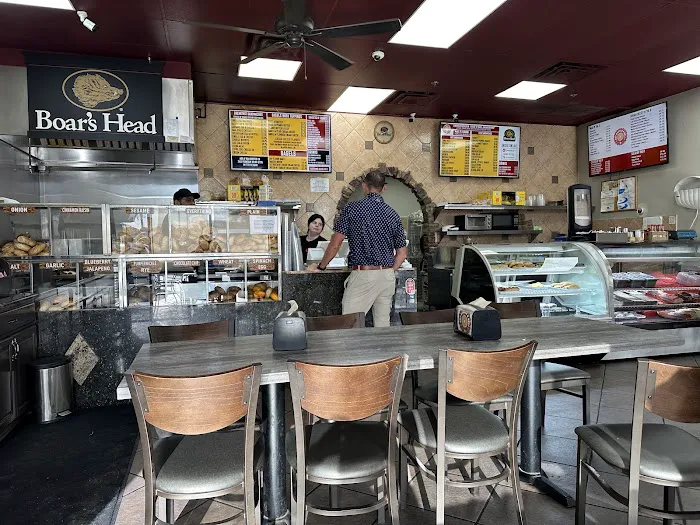 Hot Bagels&Deli Picture 7