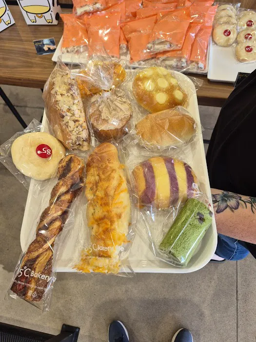 85°C Bakery Cafe - Arrowhead Ranch Picture 6