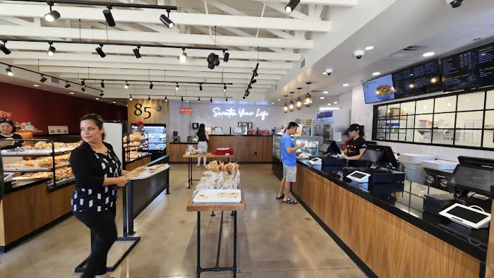 85°C Bakery Cafe - Arrowhead Ranch Picture 5