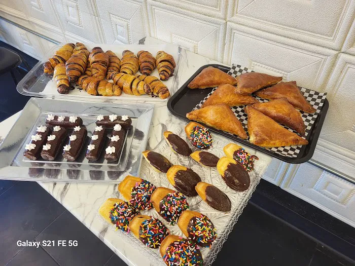 R & B Kosher Bakery Picture 3