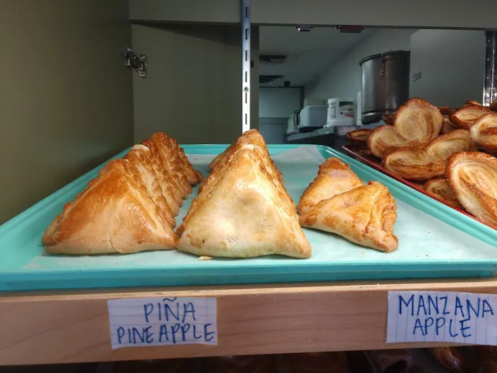 Los Reyes Bakery Panaderia Picture 6