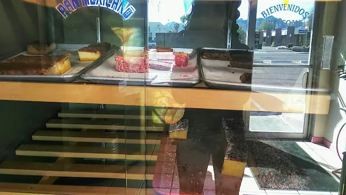 Los Reyes Bakery Panaderia Picture 9