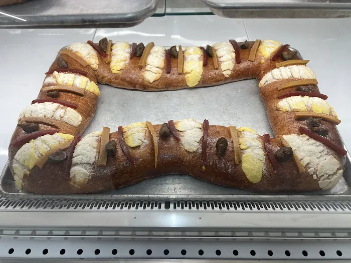 La Grandisima Bakery LLC Picture 5