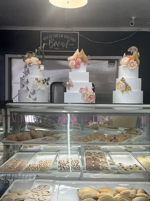 La Grandisima Bakery LLC Picture 6