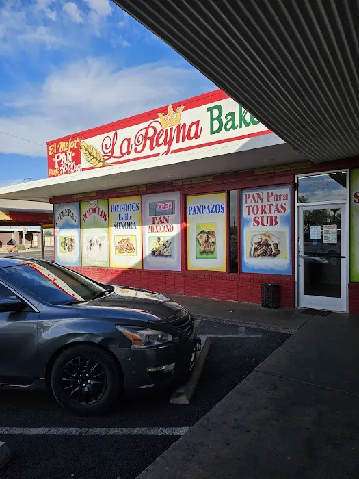 La Reyna Bakery Picture 8
